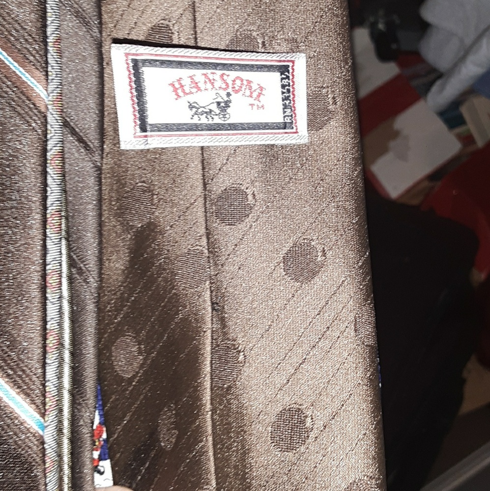 Hansom tie